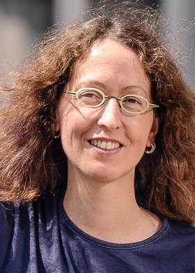 Silvia Stolzenburg